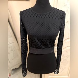 This set from Alo is absolutely gorgeous, sexy and sporty all in one.